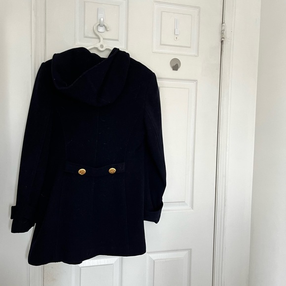 Le Chateau - Picture 2 of 4